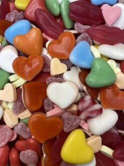 Valentijn Snoep Mix 900 Gram - Hartjes Snoep - Valentijnsdag - Valentijn Cadeautje Voor Hem - Valentijn Decoratie - Valentijn Cadeautje Voor Haar - Snoep - Snoepmix - Geschenk - Snoepgoed - Love - Liefdes Cadeau - Jubileum